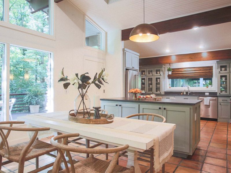 Fixer To Fabulous HGTV