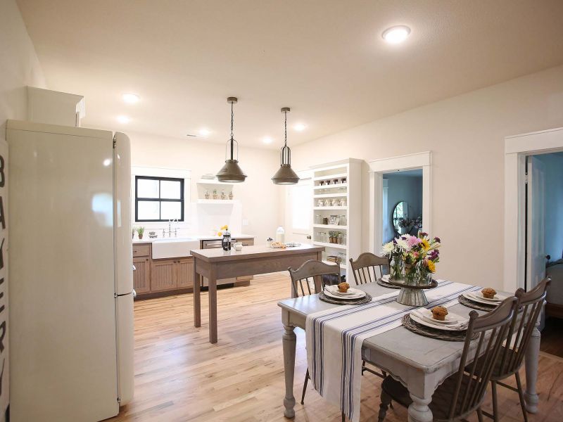 Fixer To Fabulous HGTV