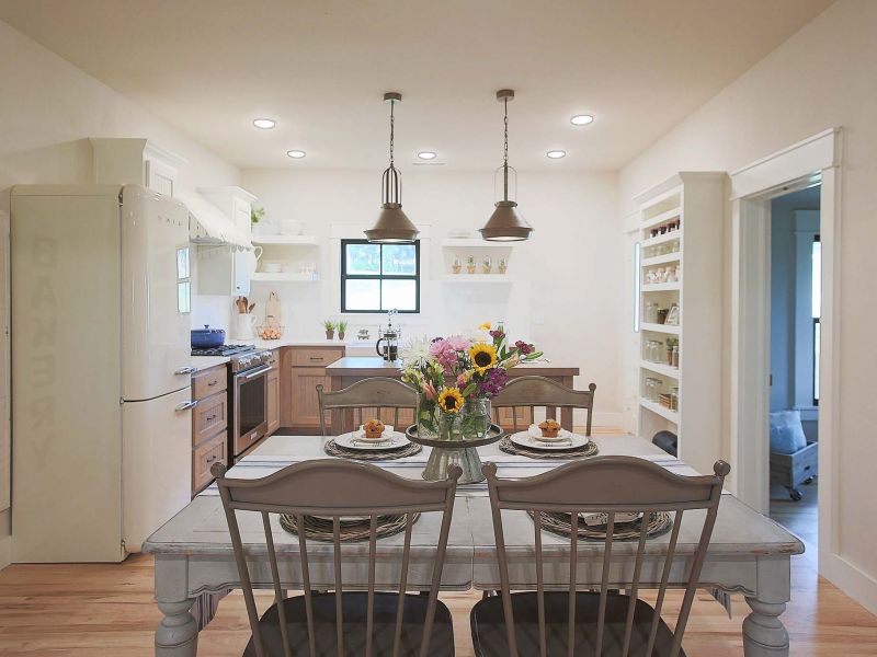 Fixer To Fabulous HGTV