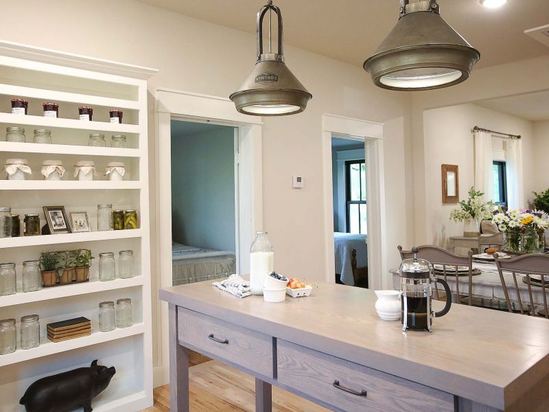 Fixer To Fabulous HGTV