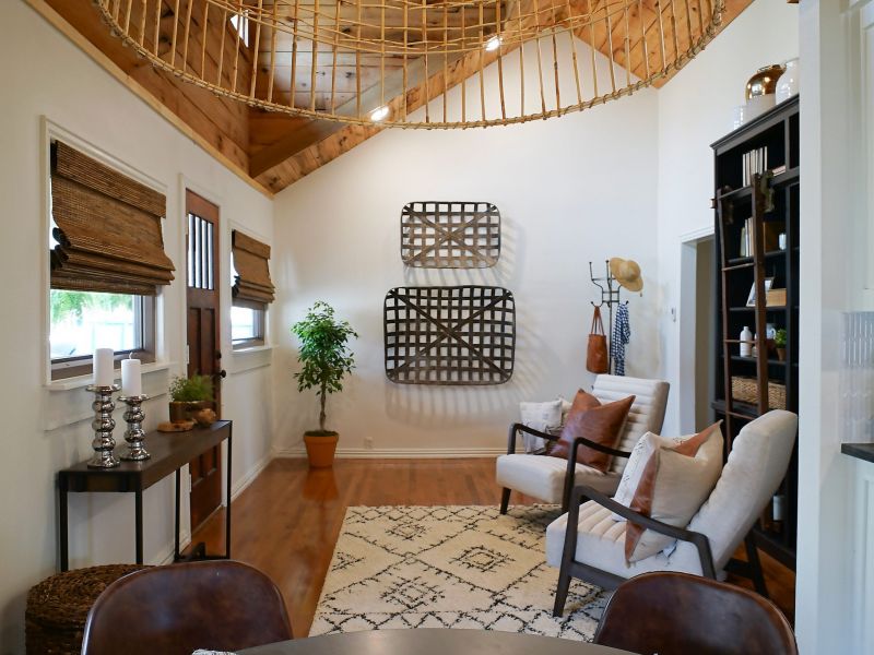 Fixer To Fabulous HGTV