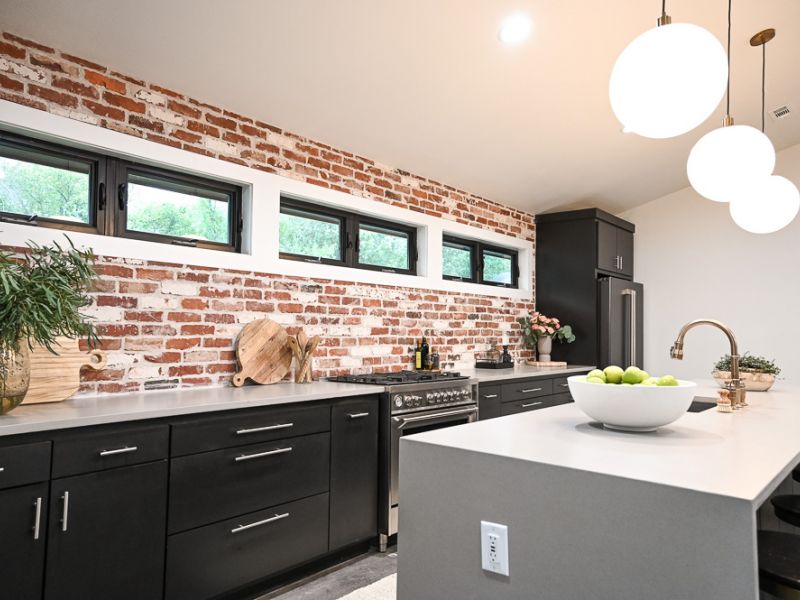 HGTV FIXER TO FABULOUS 206