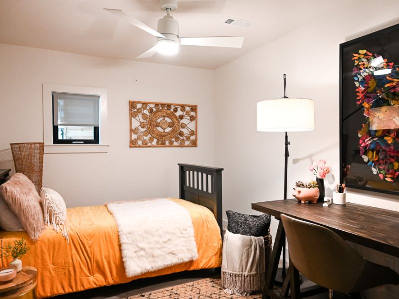 HGTV FIXER TO FABULOUS 206