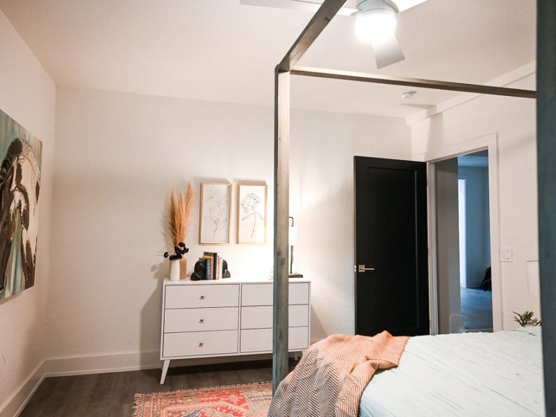 HGTV FIXER TO FABULOUS 206