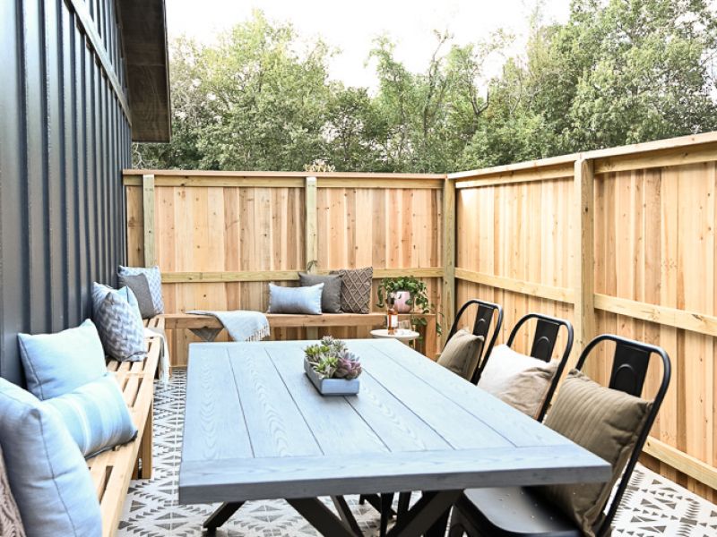 HGTV FIXER TO FABULOUS 206