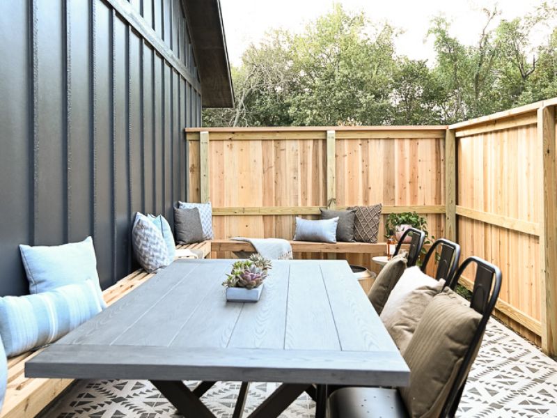 HGTV FIXER TO FABULOUS 206