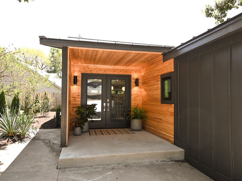 HGTV FIXER TO FABULOUS 206