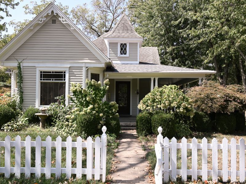 HGTV Fixer To Fabulous 210 1