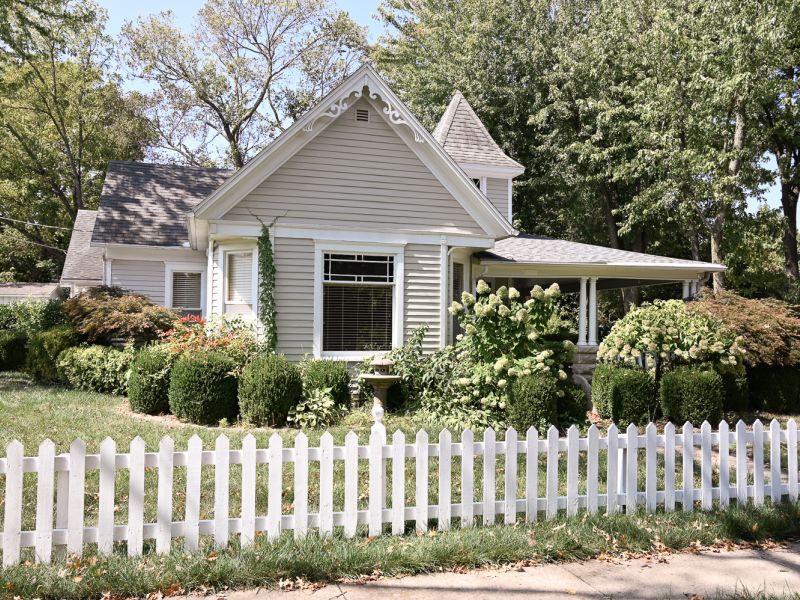 HGTV Fixer To Fabulous 210 2