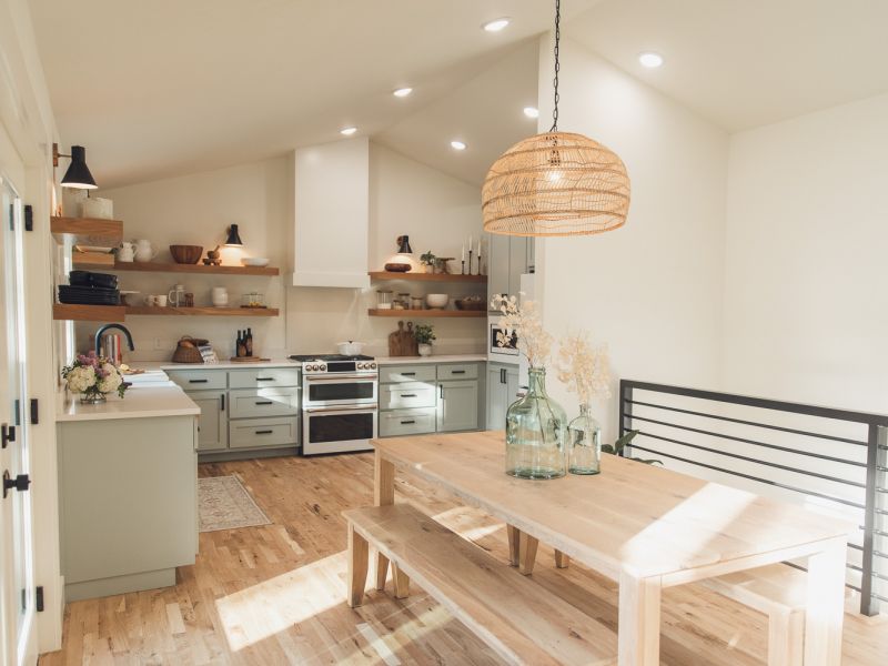 HGTV Fixer To Fabulous 2568