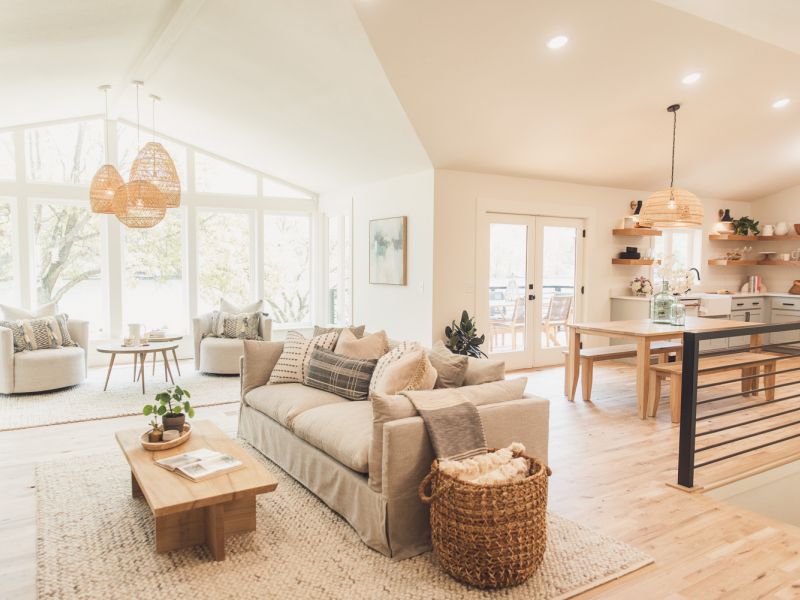 HGTV Fixer To Fabulous 2686