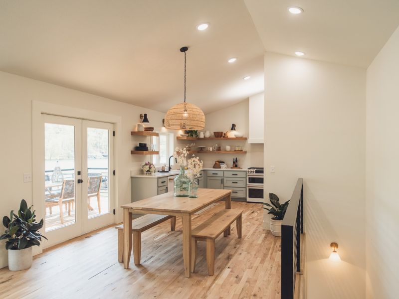 HGTV Fixer To Fabulous 2696