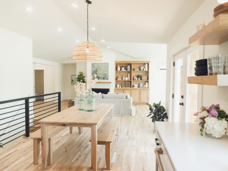 HGTV Fixer To Fabulous 2833