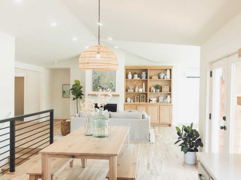 HGTV Fixer To Fabulous 2836