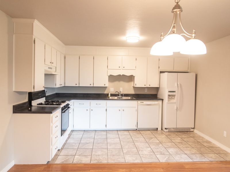 HGTV Fixer To Fabulous 6054