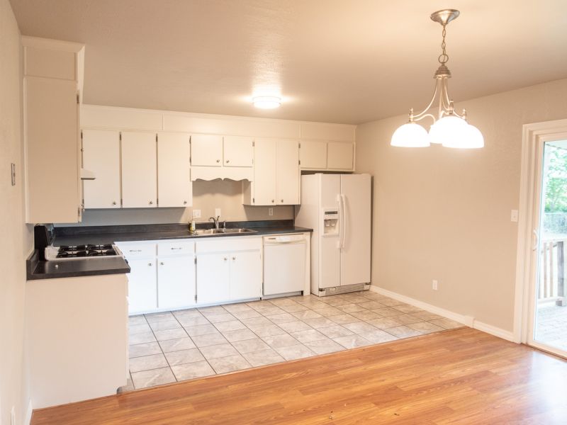 HGTV Fixer To Fabulous 6055