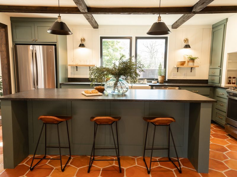 HGTV Fixer To Fabulous  1