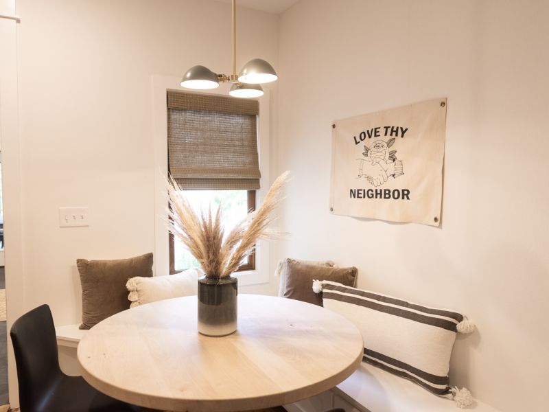 HGTV Fixer To Fabulous 203a 99