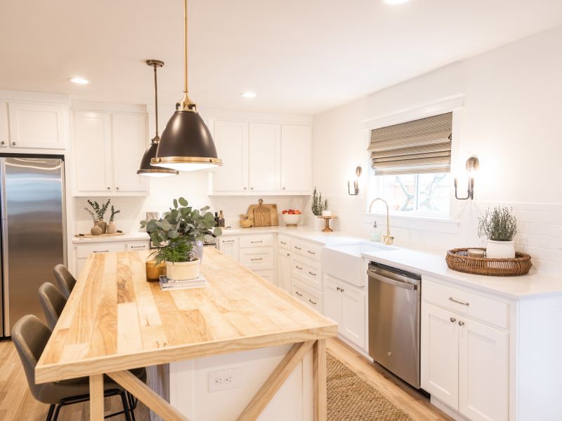 HGTV Fixer To Fabulous 50