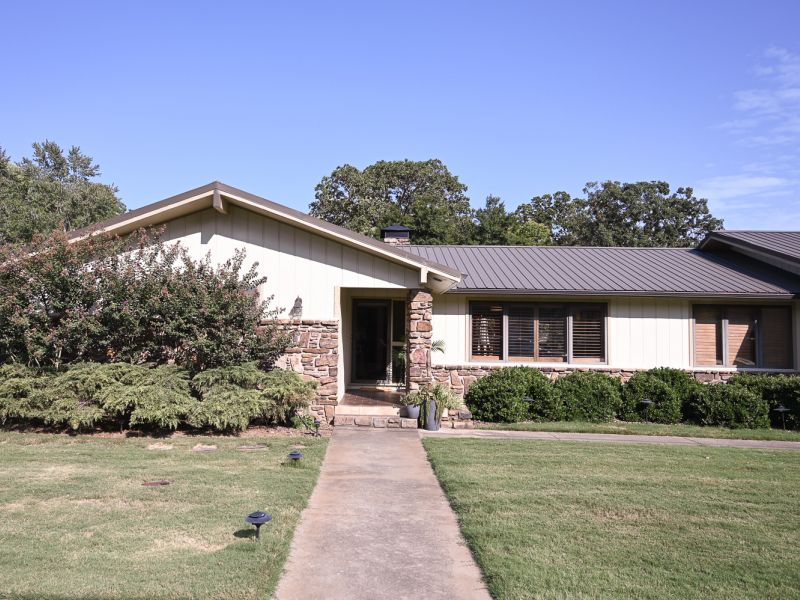 HGTV Fixer To Fabulous Walker 1