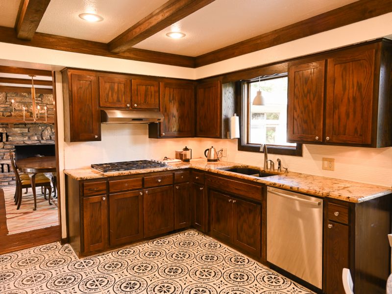 HGTV Fixer To Fabulous Walker 27