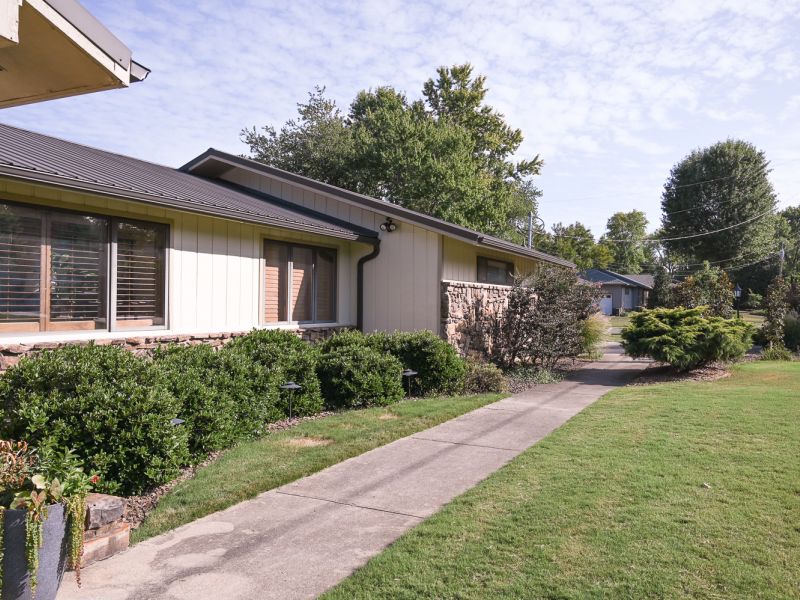 HGTV Fixer To Fabulous Walker 5