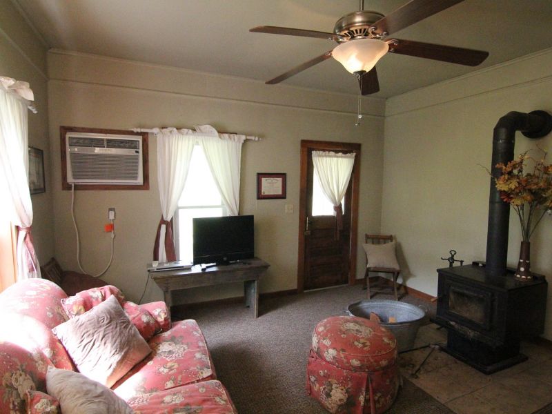 Fixer To Fabulous HGTV