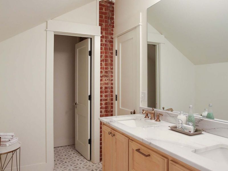 HGTV's Fixer to Fabulous