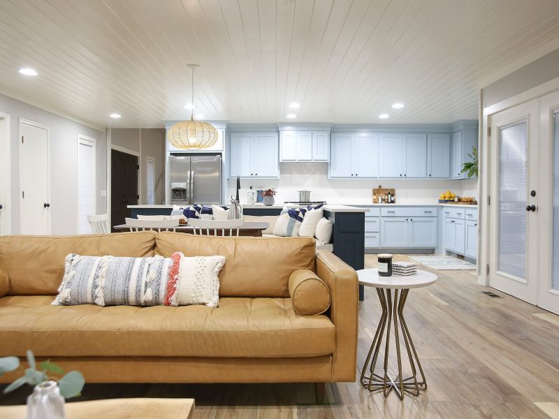 Fixer To Fabulous HGTV