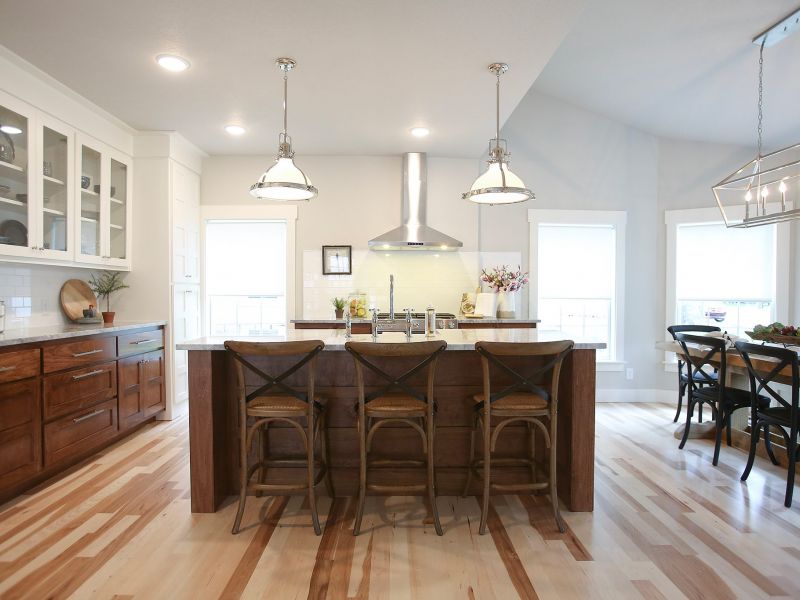 Fixer To Fabulous HGTV