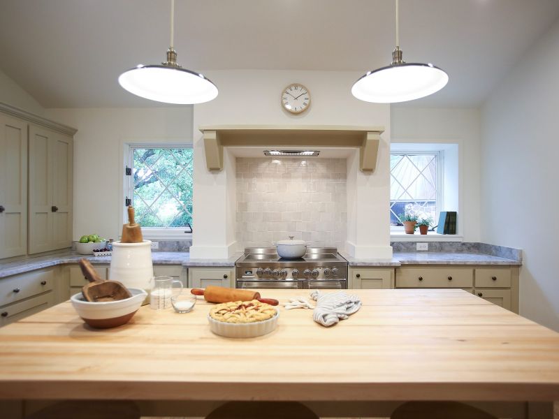 Fixer To Fabulous HGTV