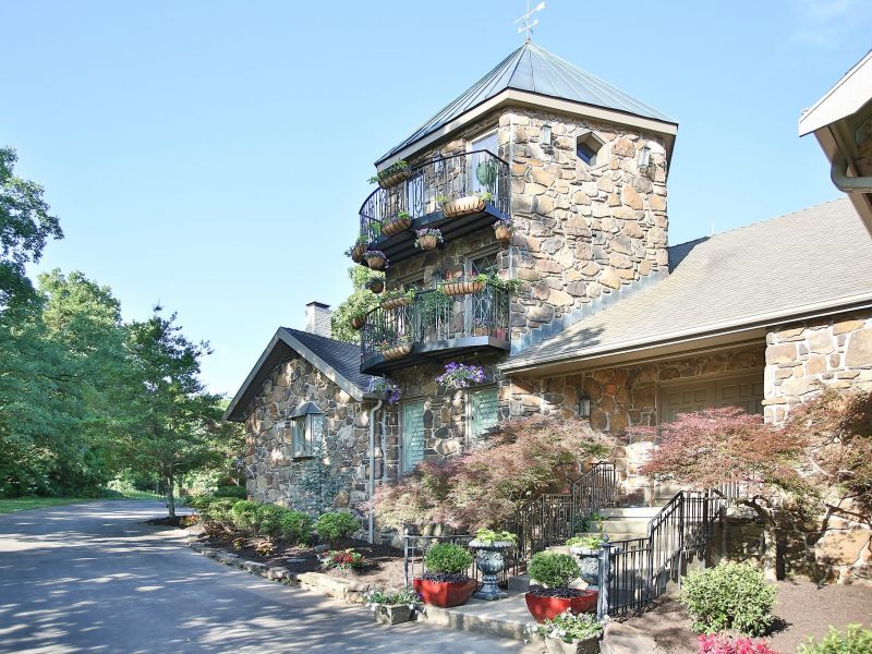 Fixer To Fabulous HGTV