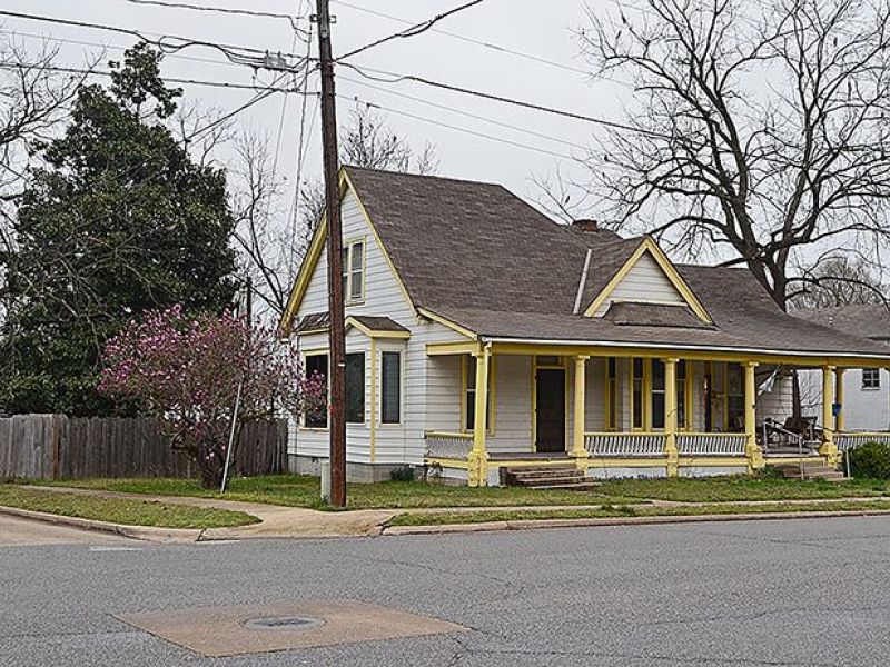 Fixer To Fabulous HGTV