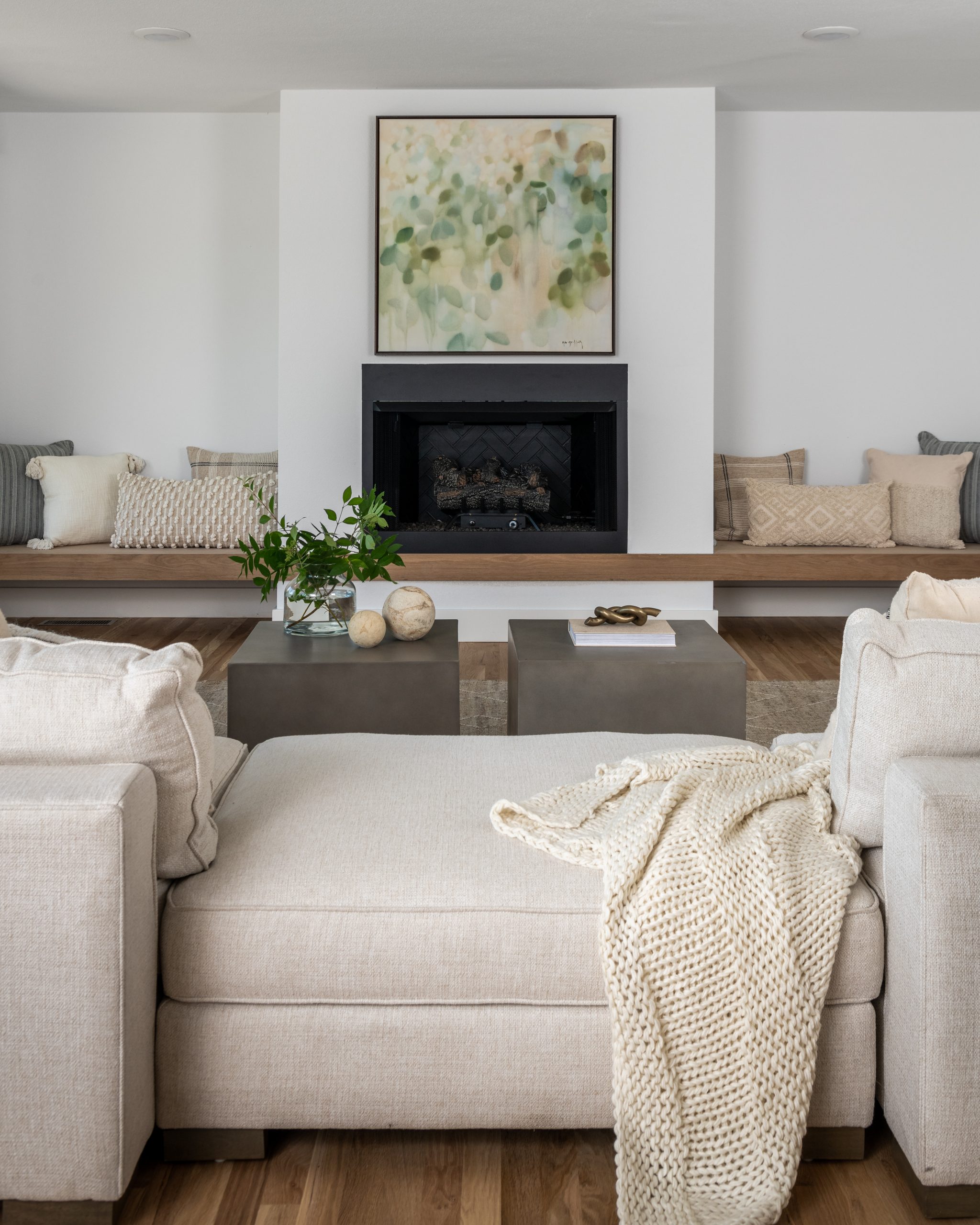 FTF S3 Coughlin_LivingRoom00003