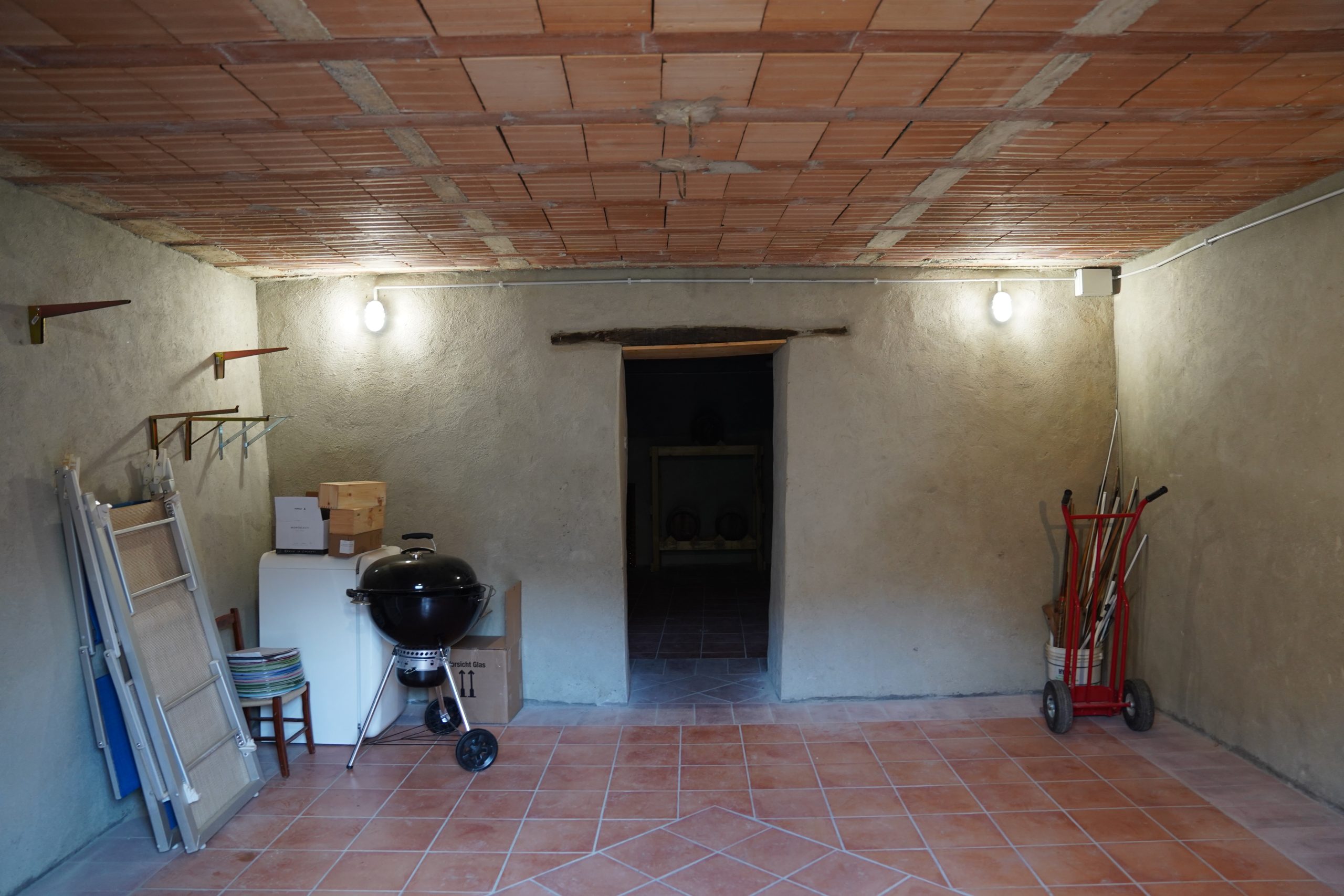 FTFITALY_101_CHEESE_CELLAR_BEFORE1