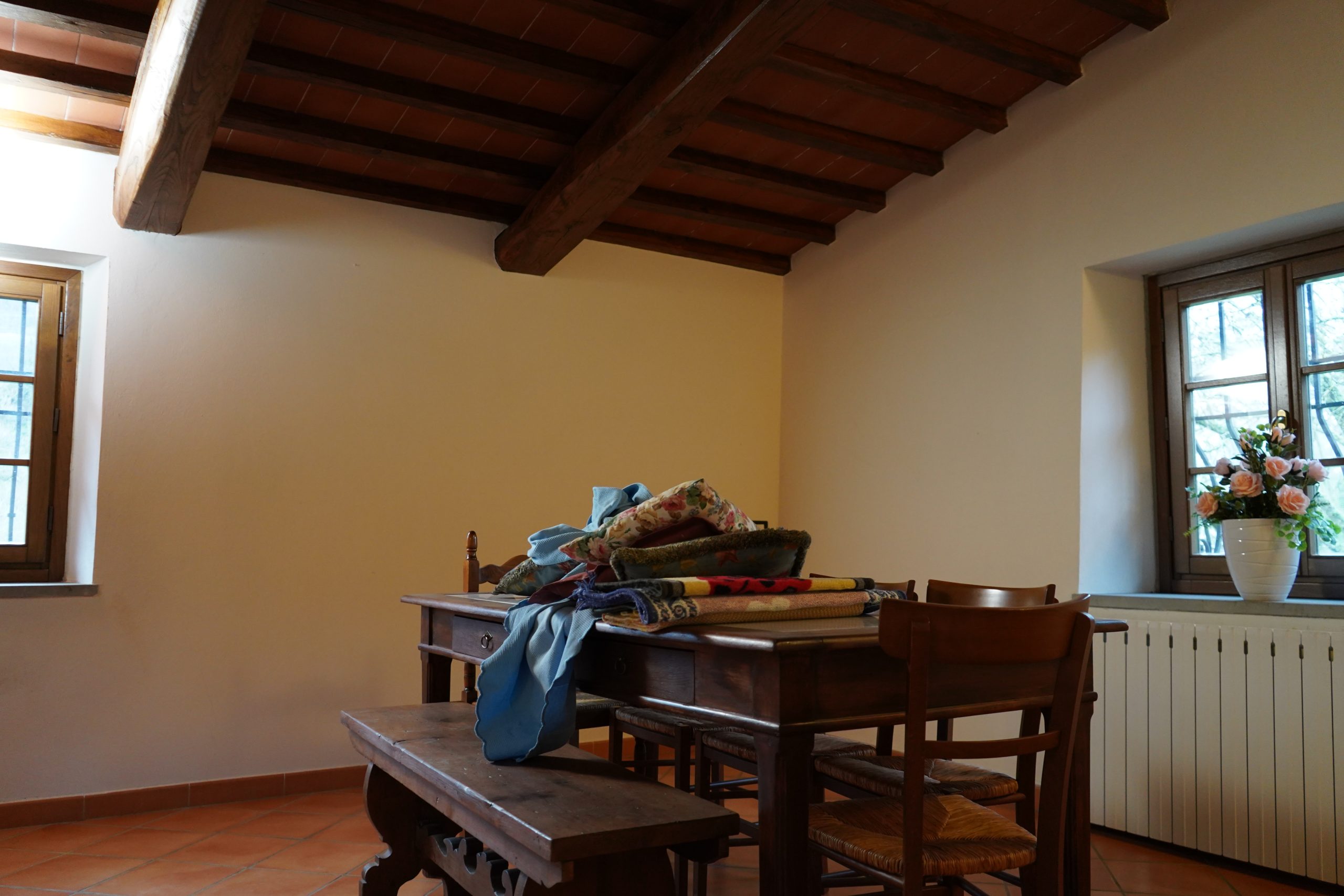 FTFITALY_101_LIVINGROOM_BEFORE2