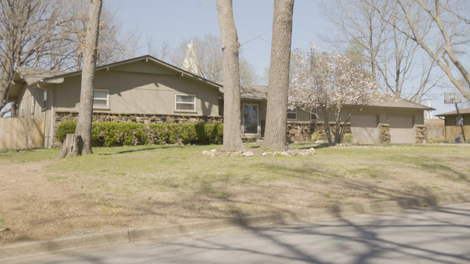 HALHM402_BEFORE1_FRONT-EXTERIOR
