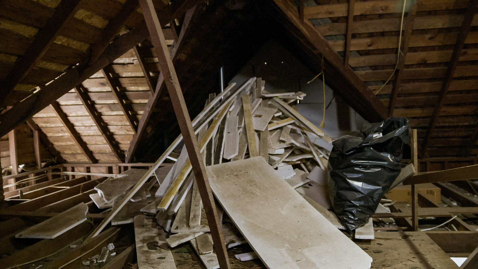HALHM404_BEFORE_ATTIC