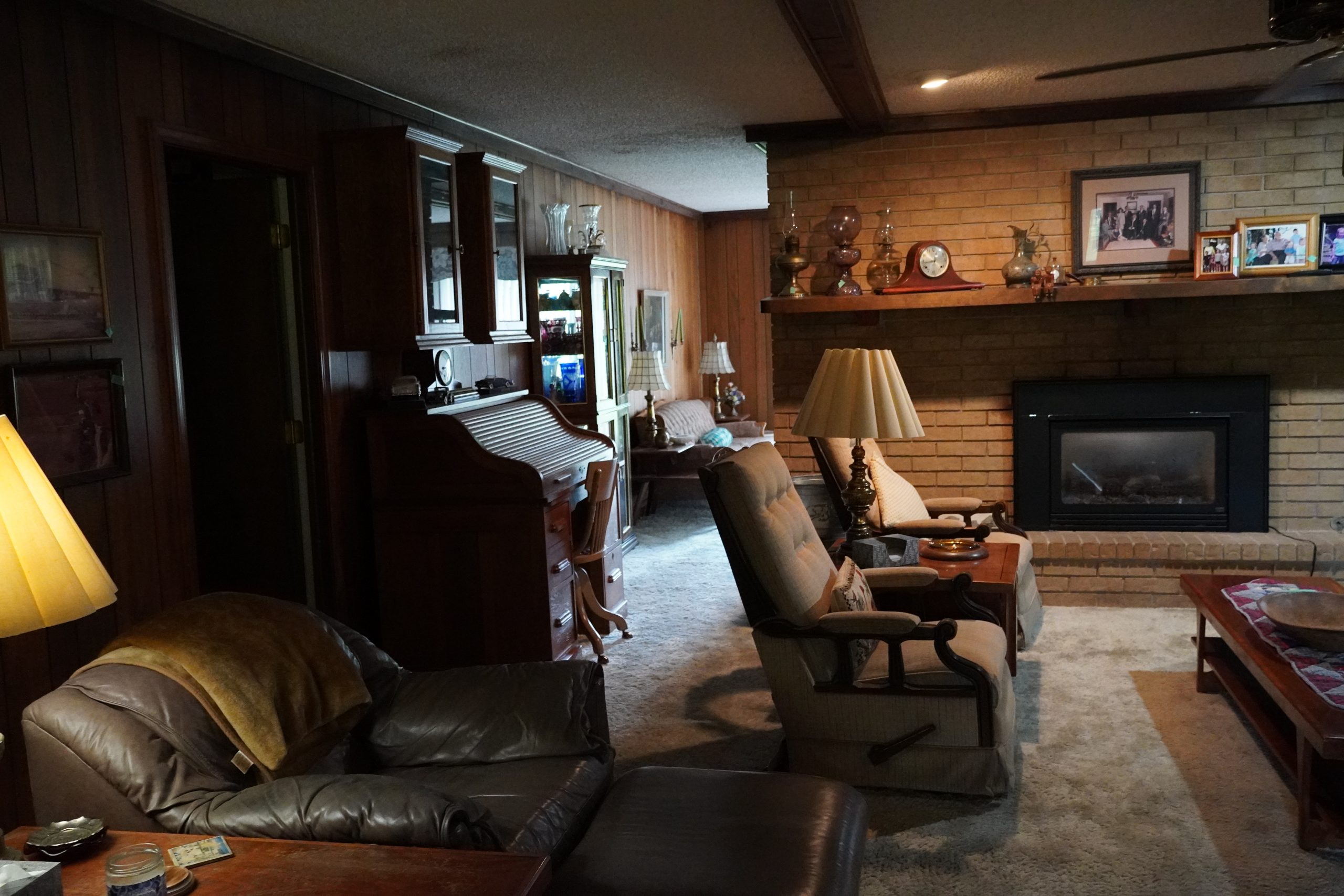 HALHM405_BEFORE_DINING-ROOM_2