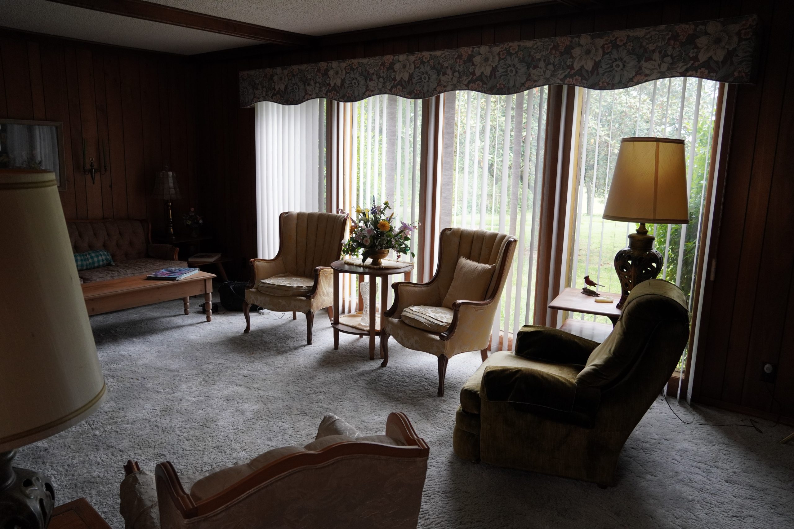 HALHM405_BEFORE_LIVING-ROOM_1