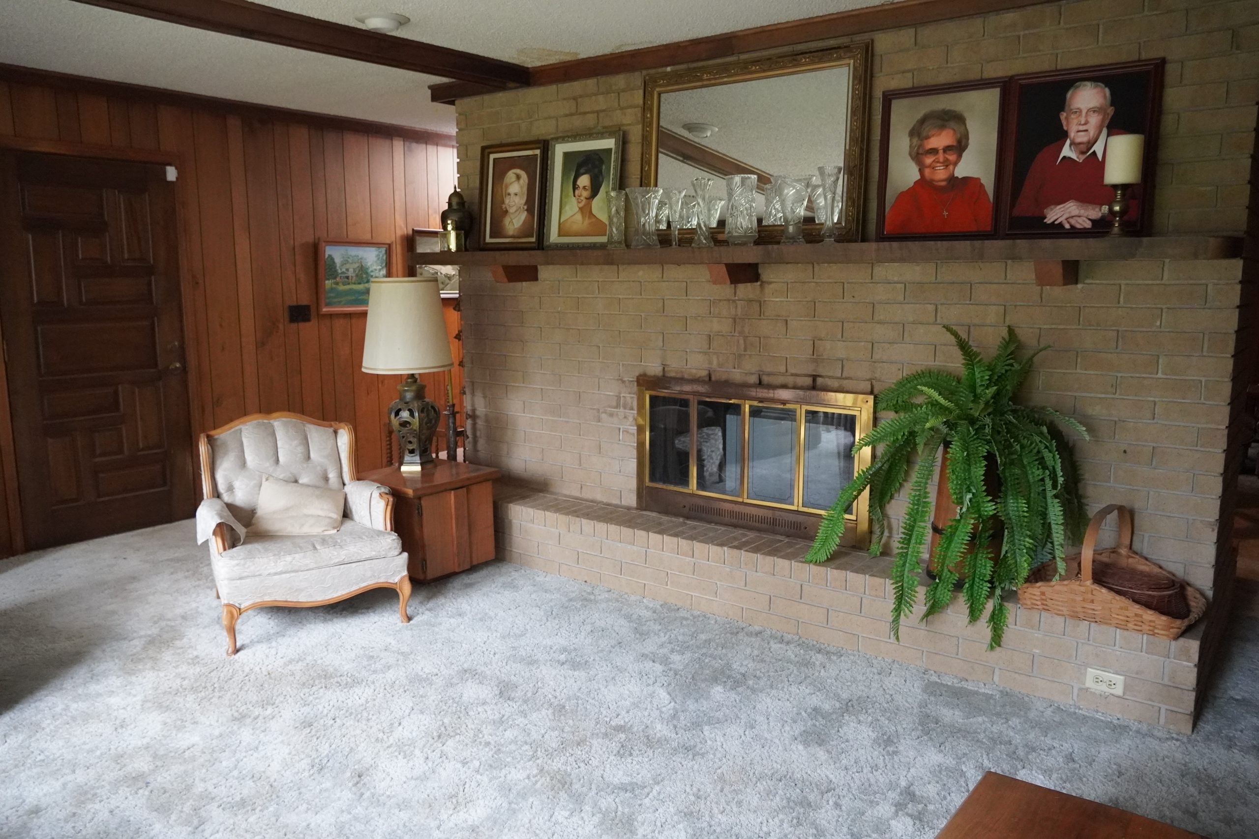 HALHM405_BEFORE_LIVING-ROOM_2