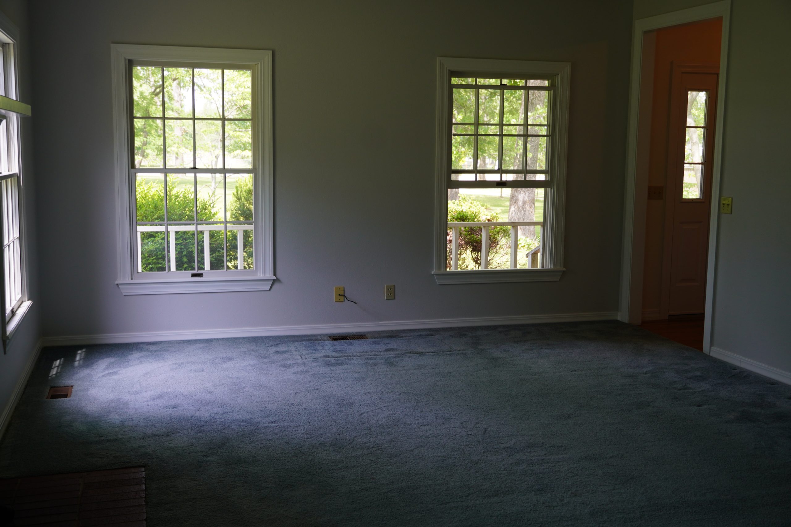 HALHM407_BEFORE_LIVING-ROOM_2