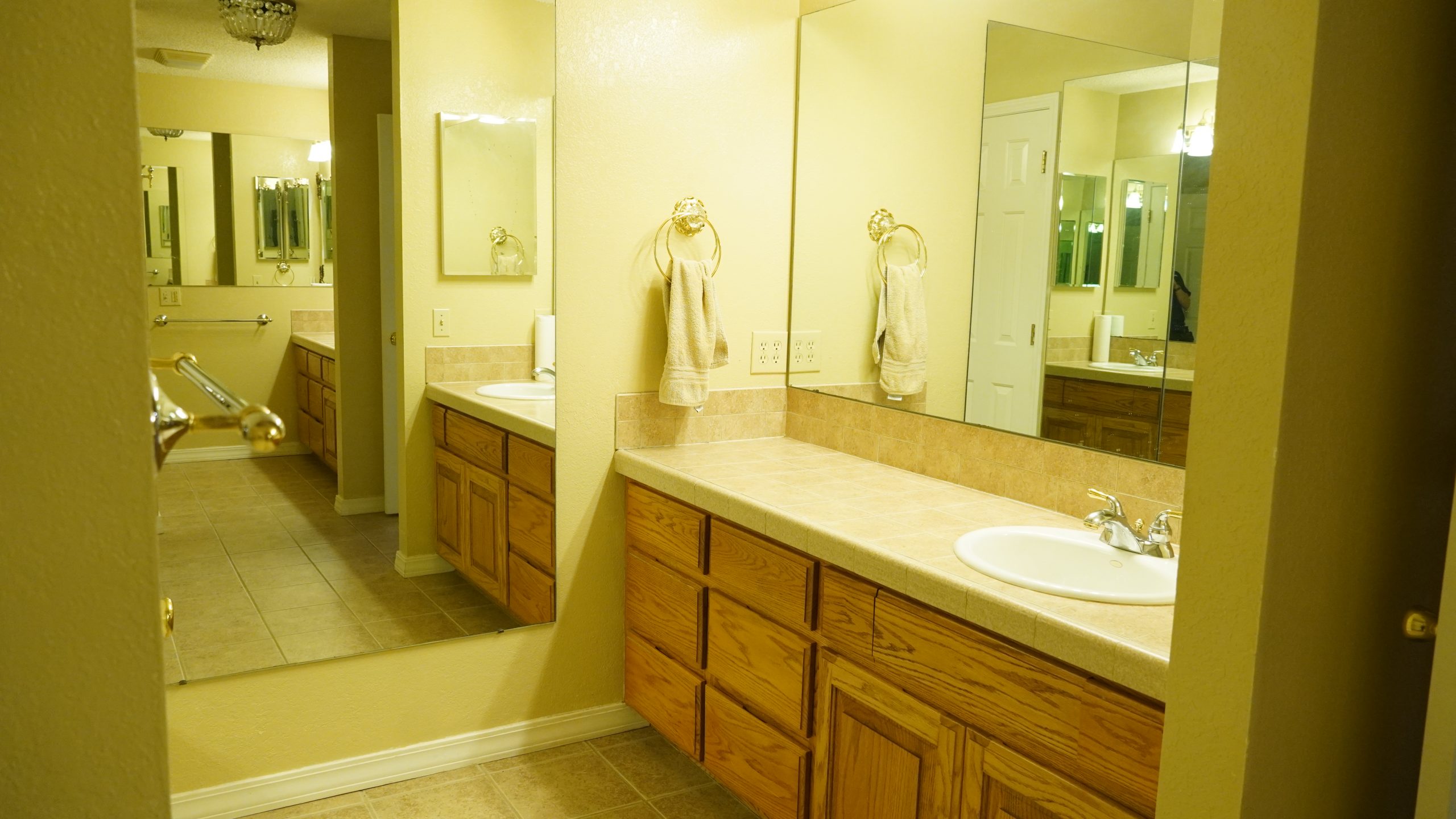 HALHM410_BEFORE_BATHROOM