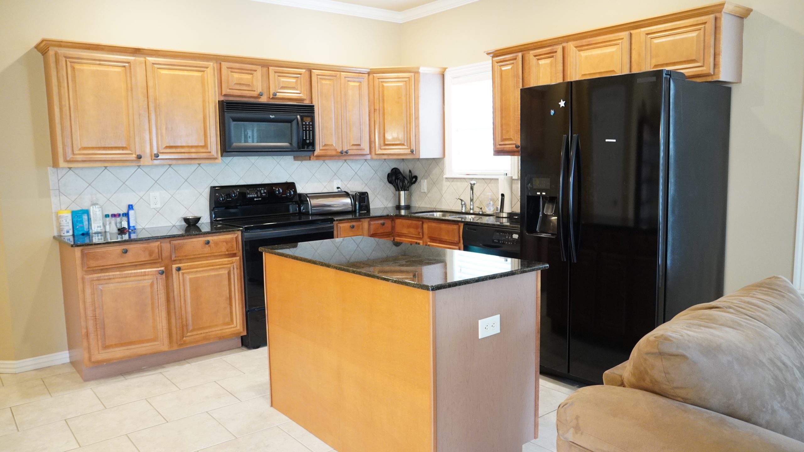 HALHM411_BEFORE_KITCHEN_1