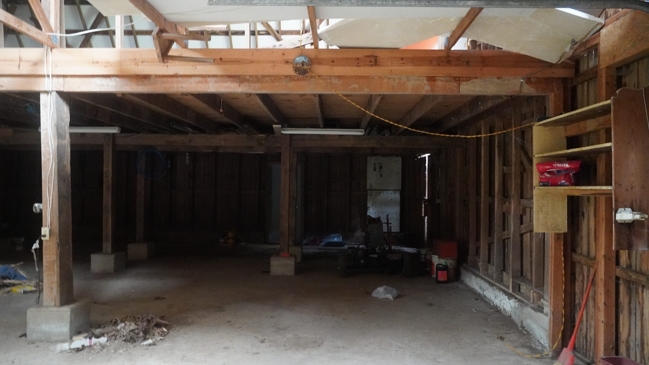 HALHM413_BEFORE_LIVING-ROOM