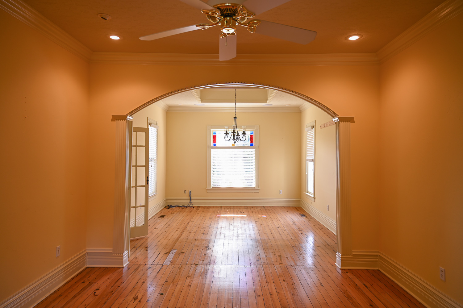 HGTV Fixer To Fabulous 210-13