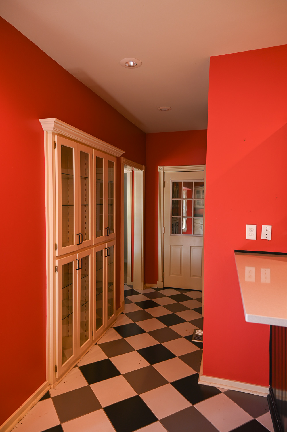 HGTV Fixer To Fabulous 210-33