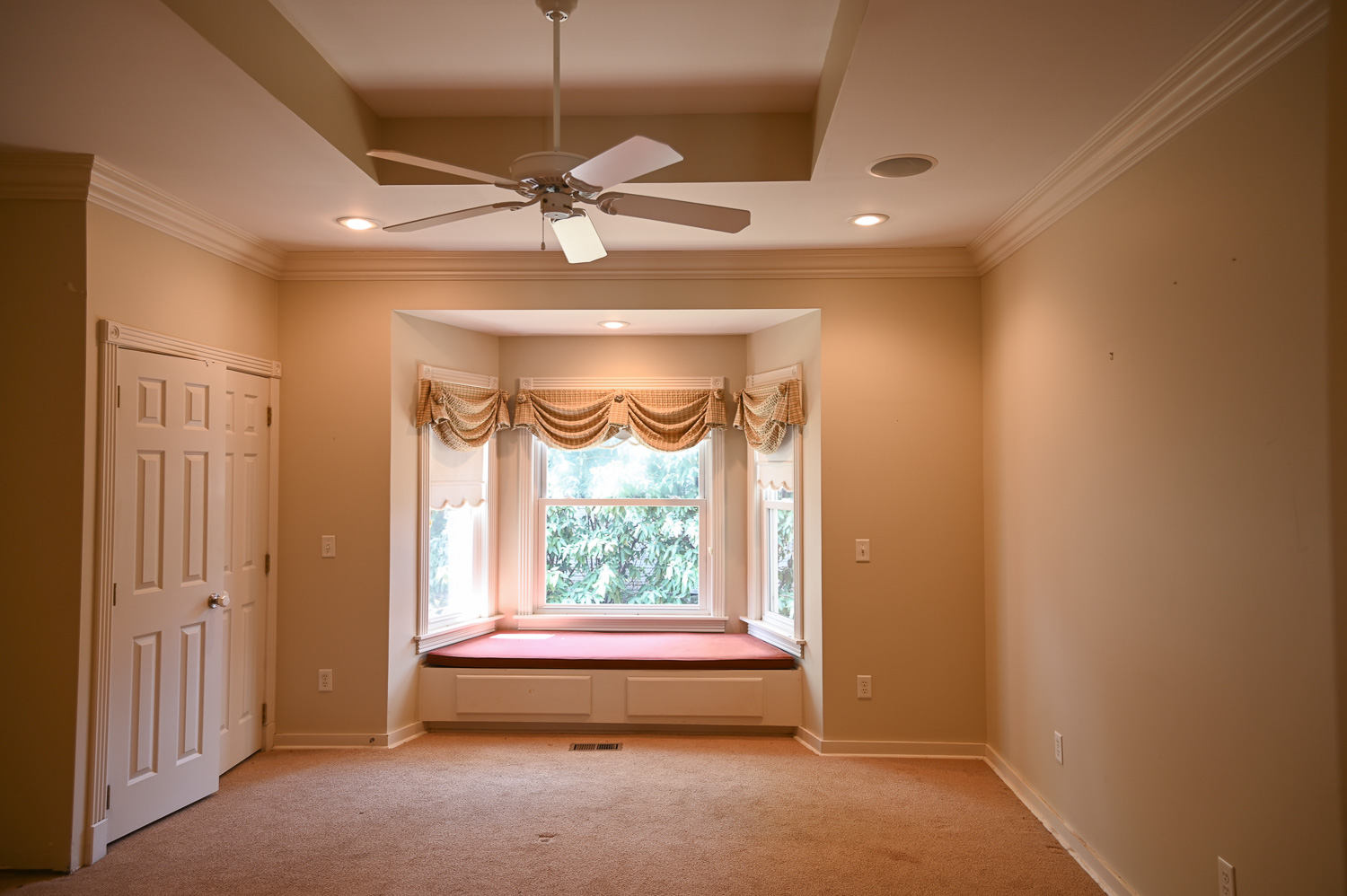 HGTV Fixer To Fabulous 210-39