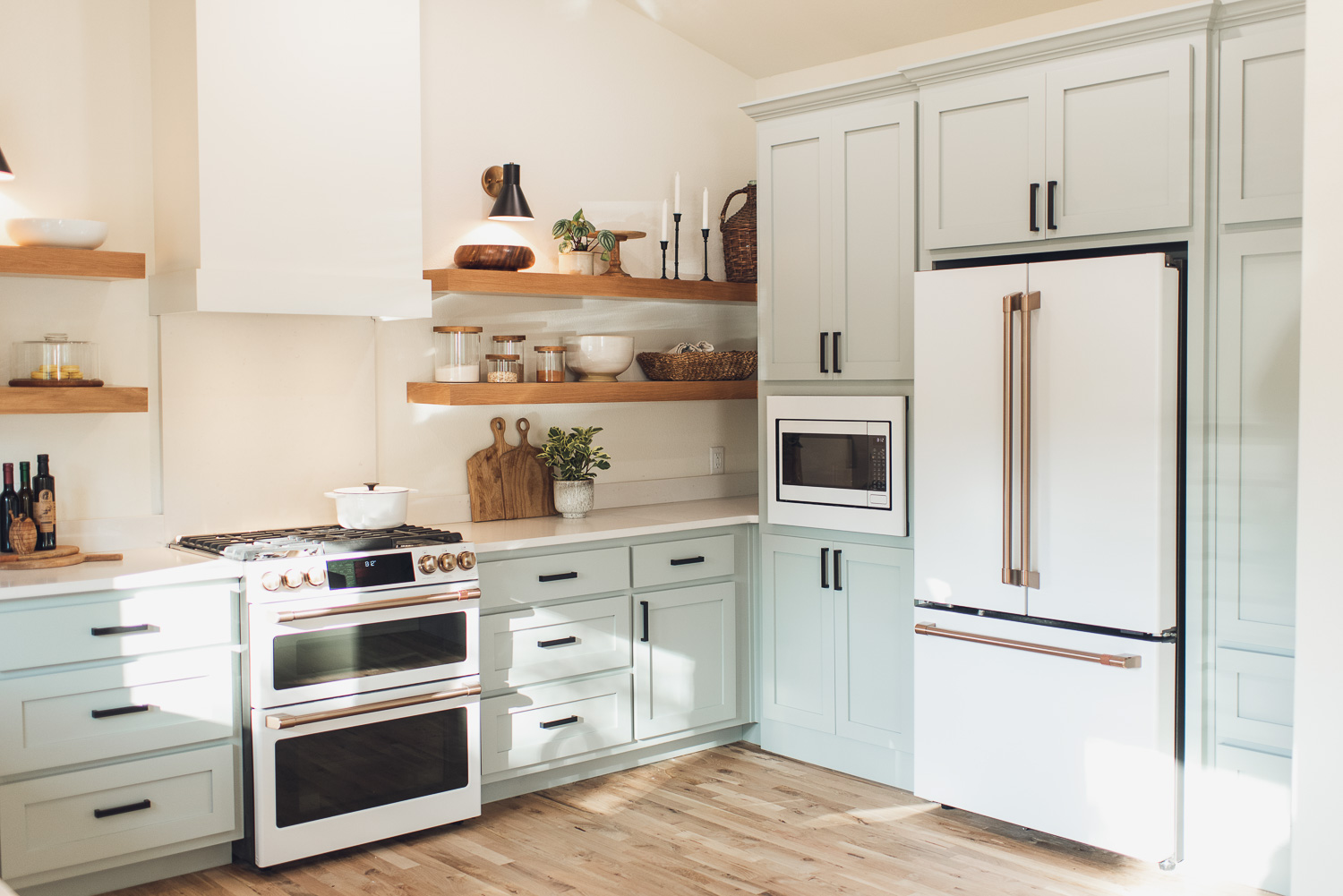 HGTV Fixer to Fabulous lake house Kitchen with open shelves.