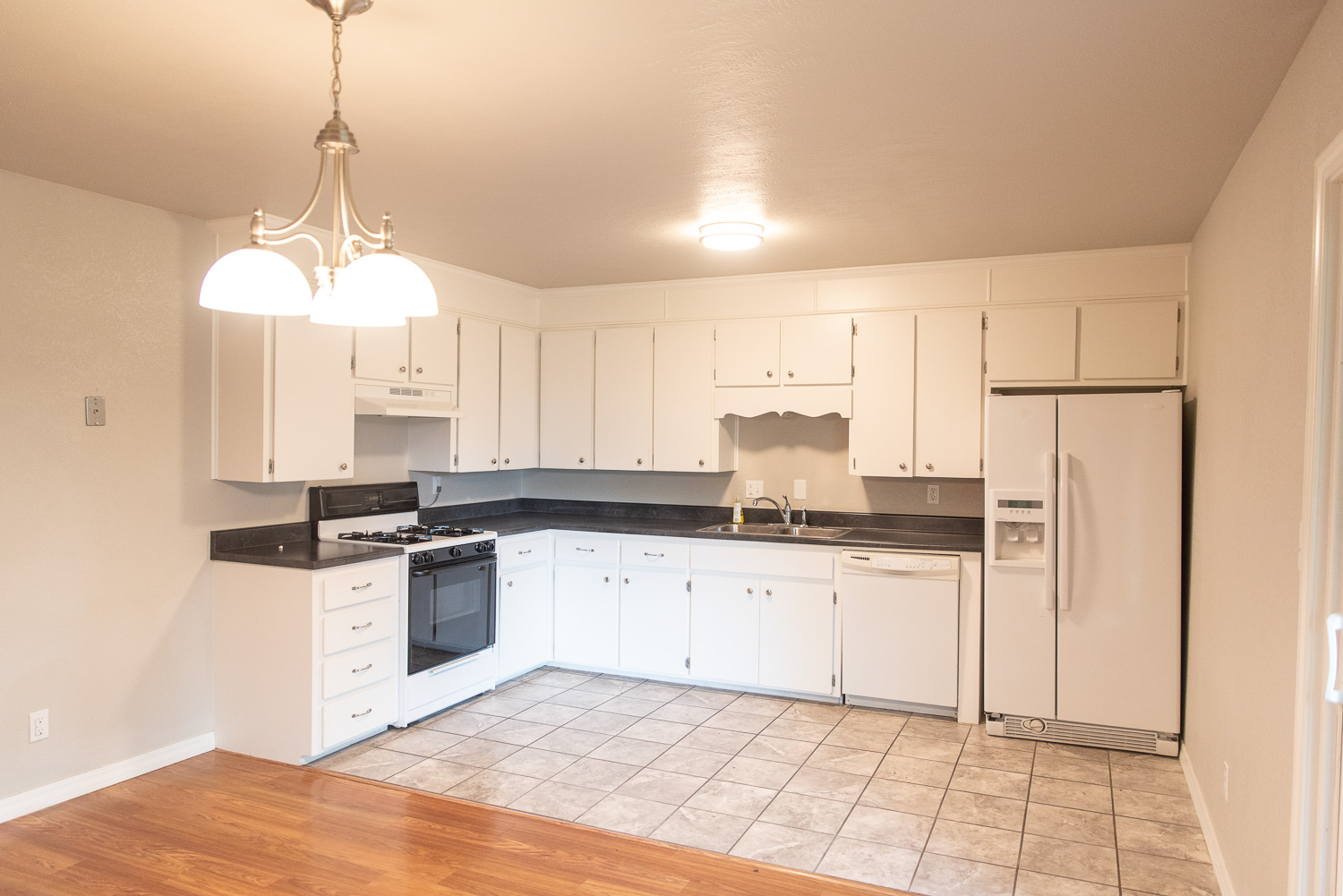 HGTV Fixer To Fabulous-6053